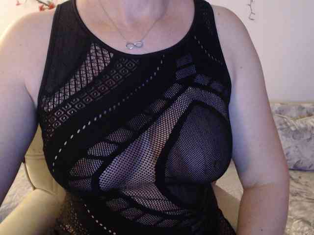 goodSnowQueen webcam