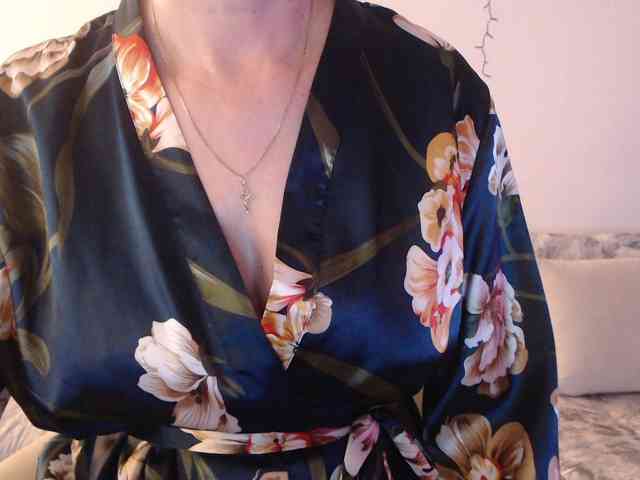 goodSnowQueen webcam