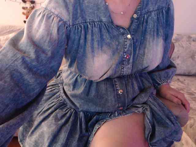 goodSnowQueen webcam