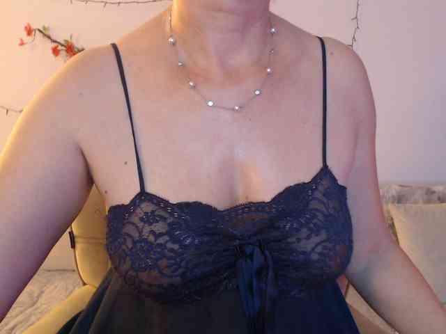 goodSnowQueen webcam