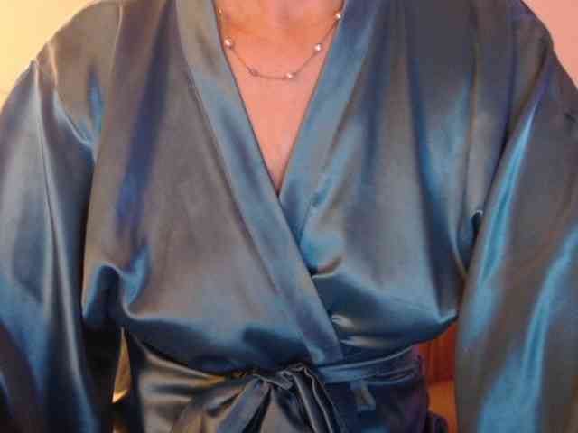 goodSnowQueen webcam