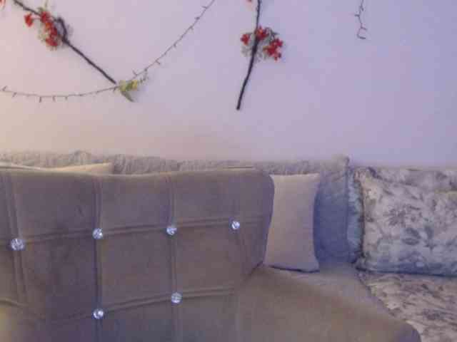 goodSnowQueen webcam