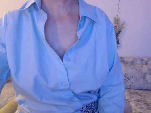 goodSnowQueen webcam