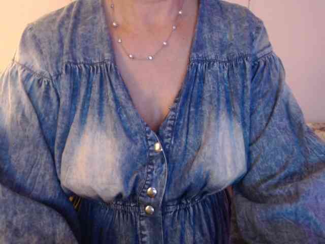 goodSnowQueen webcam