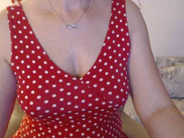 goodSnowQueen webcam