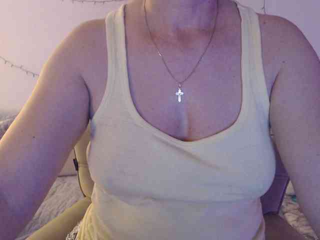 goodSnowQueen webcam