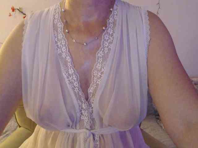 goodSnowQueen webcam