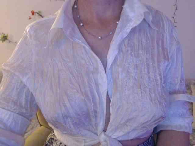 goodSnowQueen webcam