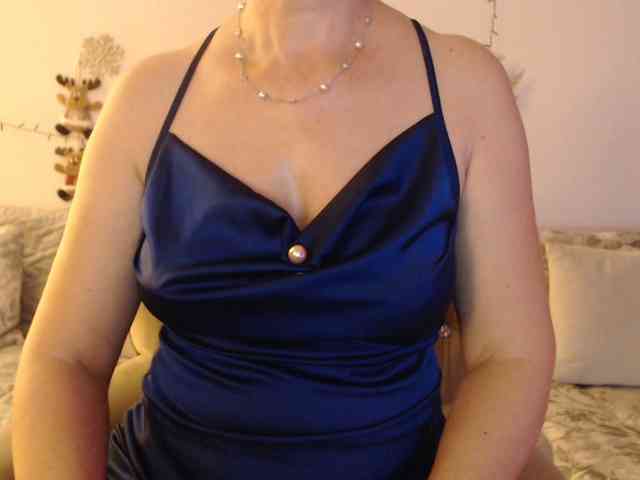 goodSnowQueen goodSnowQueen