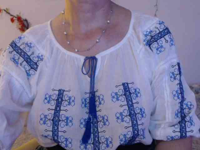 goodSnowQueen webcam