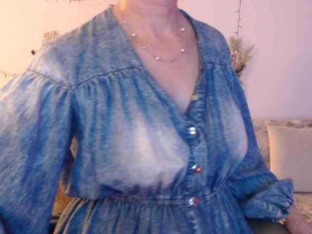 goodSnowQueen webcam