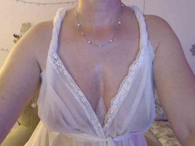 goodSnowQueen webcam