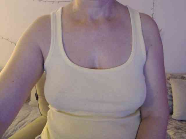 goodSnowQueen webcam