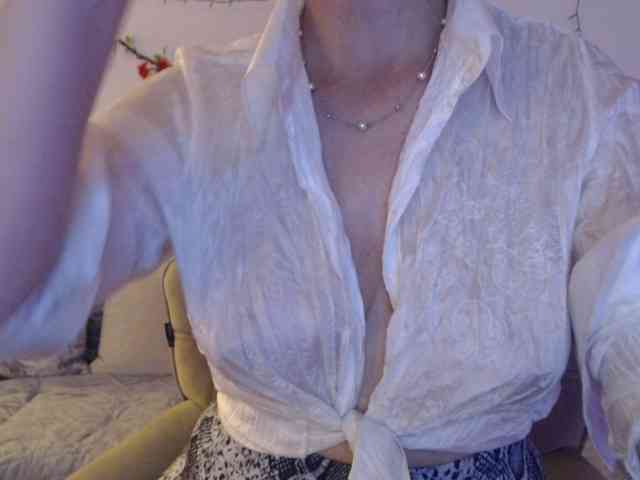 goodSnowQueen webcam