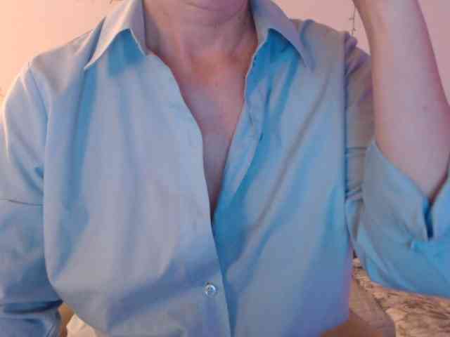 goodSnowQueen webcam