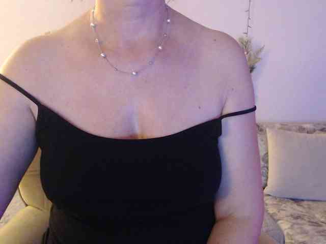 goodSnowQueen webcam