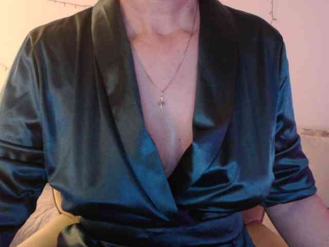 goodSnowQueen Live Webcam on BongaCams