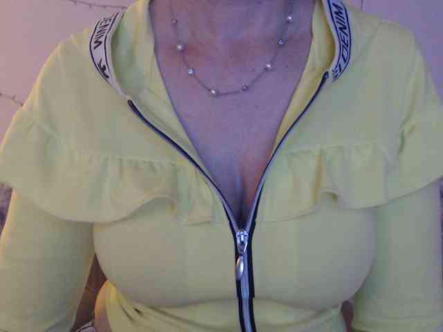 goodSnowQueen webcam