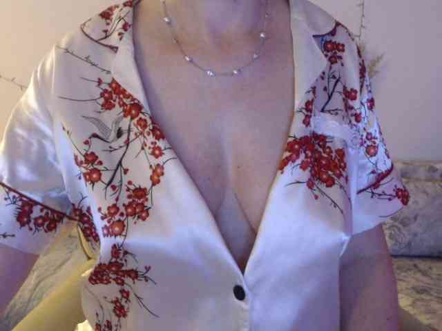 goodSnowQueen webcam