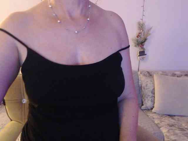 goodSnowQueen webcam