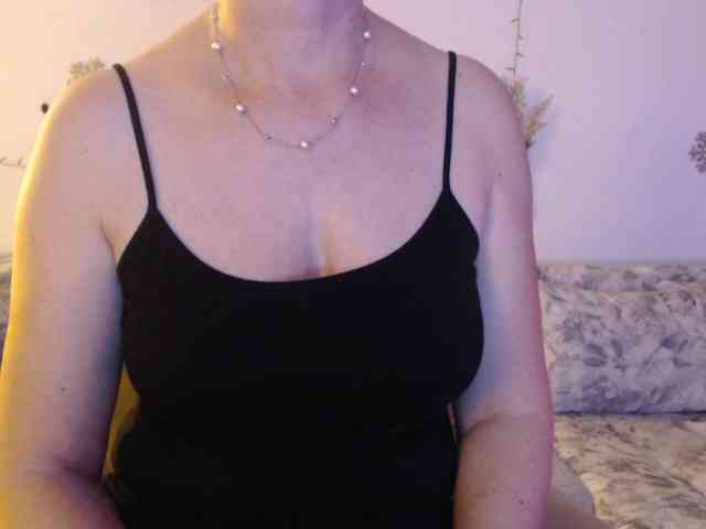 goodSnowQueen webcam