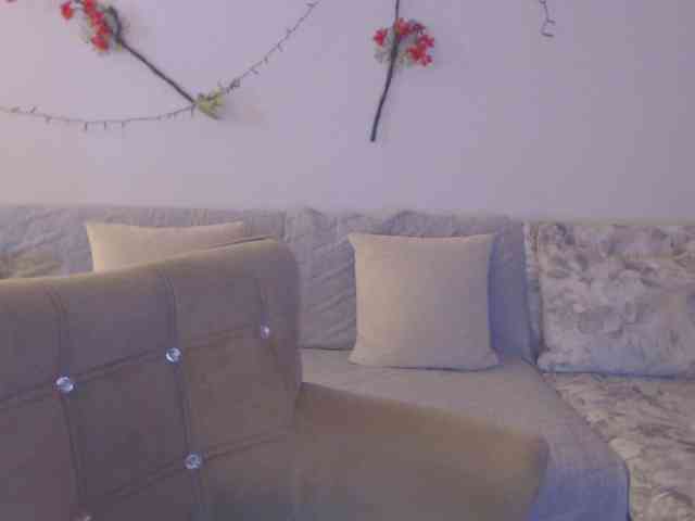 goodSnowQueen webcam