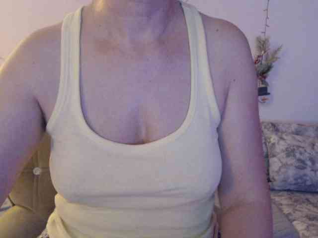 goodSnowQueen webcam