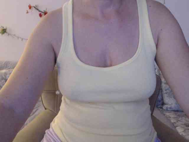 goodSnowQueen webcam