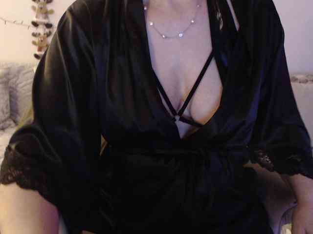 goodSnowQueen webcam