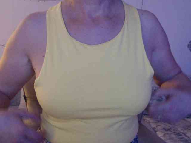 goodSnowQueen webcam