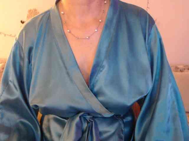 goodSnowQueen webcam