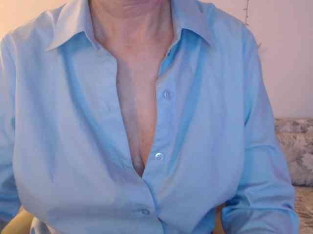 goodSnowQueen webcam