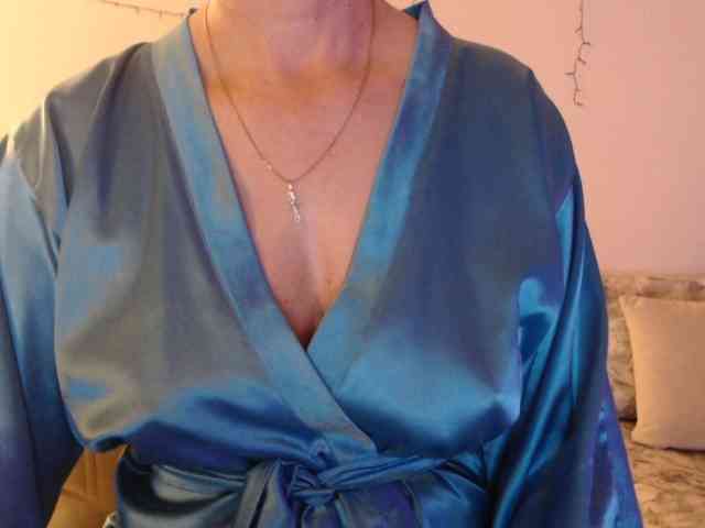 goodSnowQueen webcam