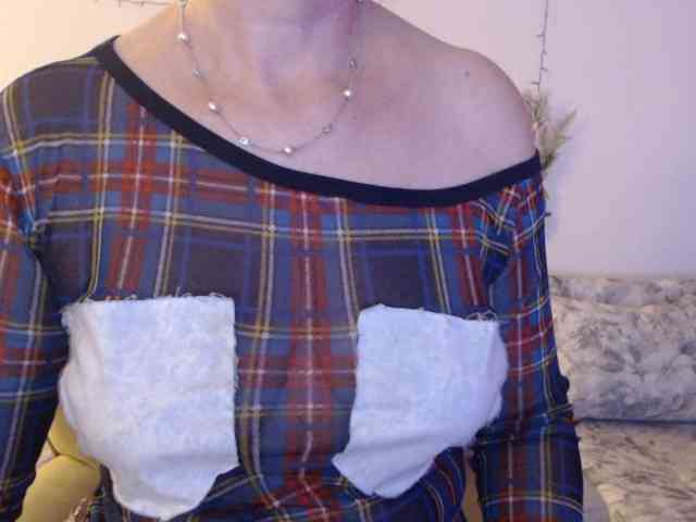 goodSnowQueen webcam