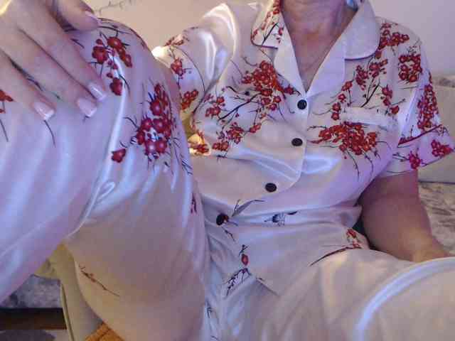 goodSnowQueen webcam