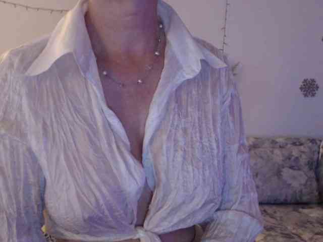 goodSnowQueen webcam