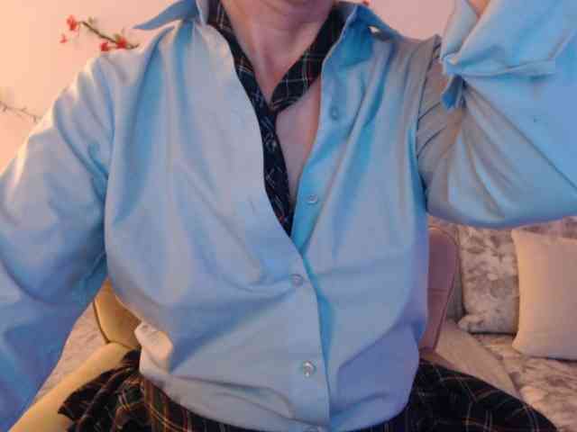 goodSnowQueen webcam