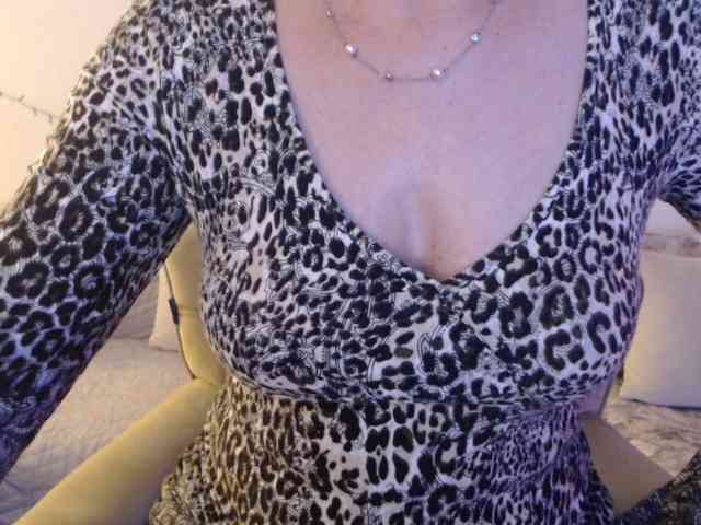 goodSnowQueen webcam