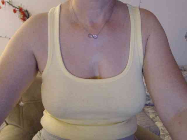 goodSnowQueen webcam