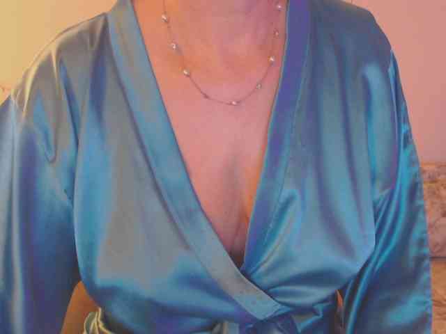 goodSnowQueen goodSnowQueen