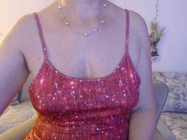 goodSnowQueen webcam