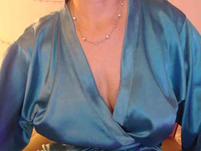 goodSnowQueen webcam