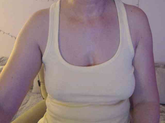 goodSnowQueen webcam