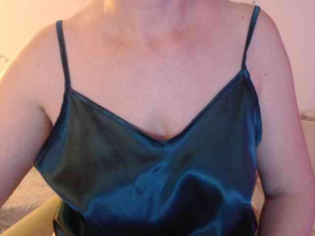 goodSnowQueen webcam