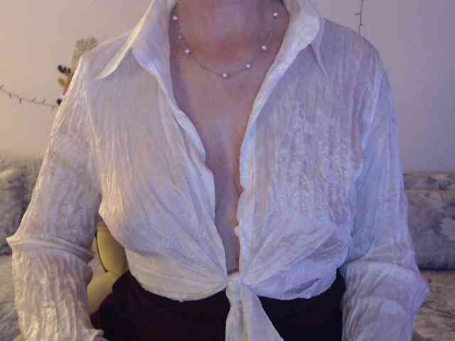 goodSnowQueen webcam