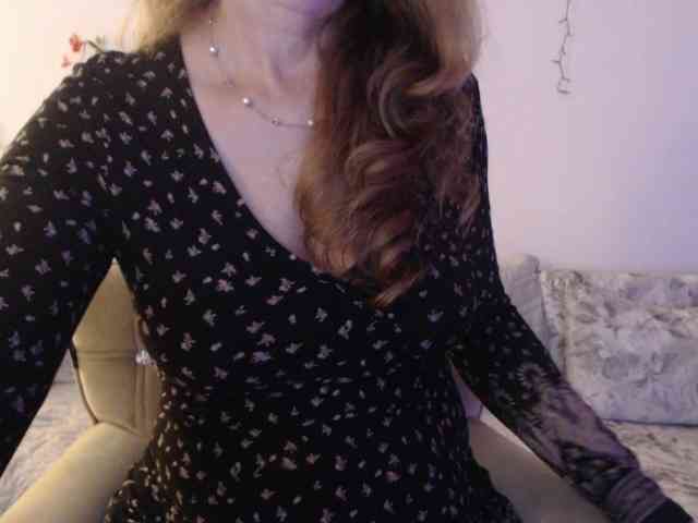 goodSnowQueen webcam