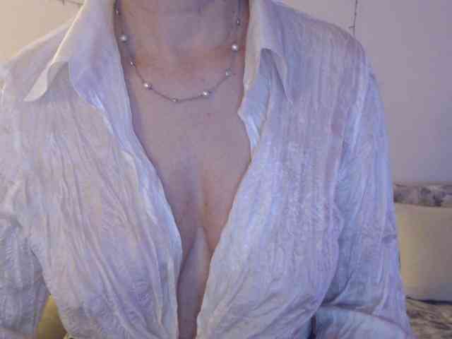 goodSnowQueen webcam