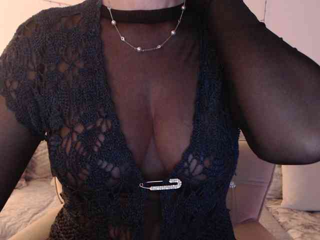 goodSnowQueen goodSnowQueen