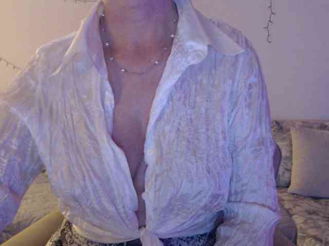 goodSnowQueen webcam