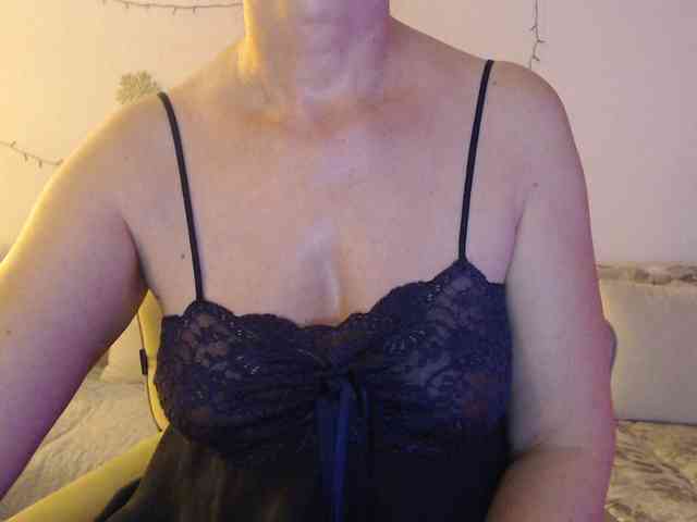 goodSnowQueen webcam